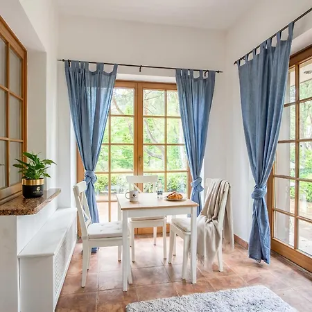 Golden - Forest Retreat With Jacuzzi And Garden View * コンスタンチン＝イェジオルナ