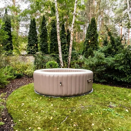 Golden - Forest Retreat With Jacuzzi And Garden View コンスタンチン＝イェジオルナ